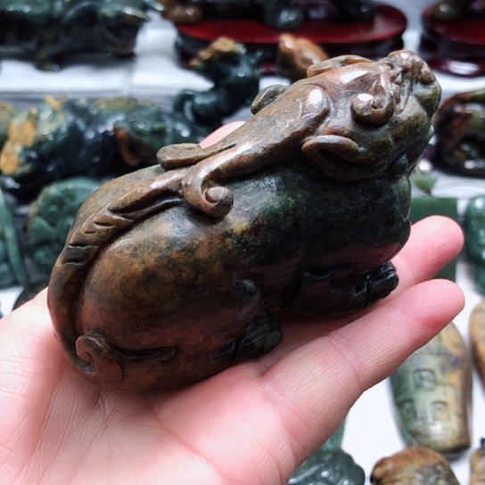 岫岩河磨玉（透闪石质玉）把件未镶嵌