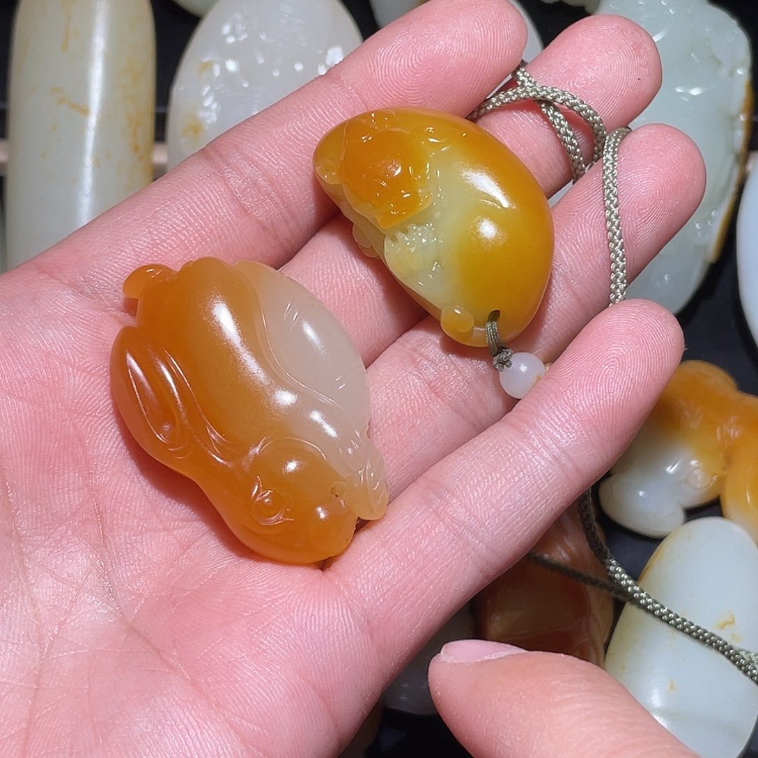 象***升和田玉未镶嵌挂件