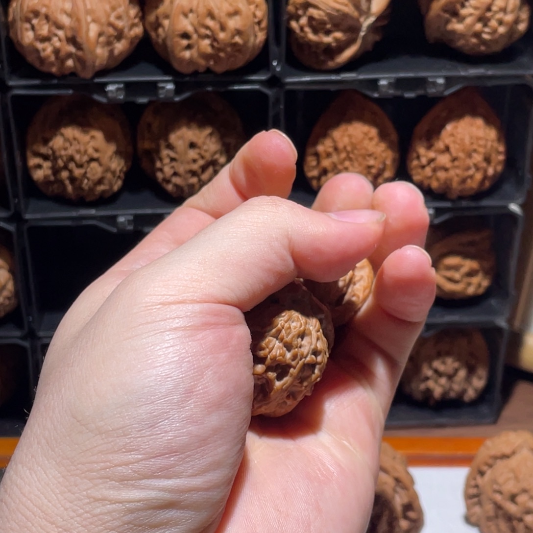 Z***7文玩核桃吊坠39全品闷白