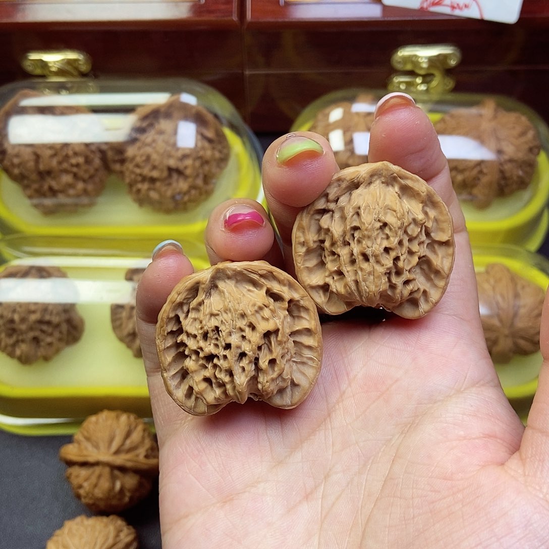 文玩核桃吊坠蛇头