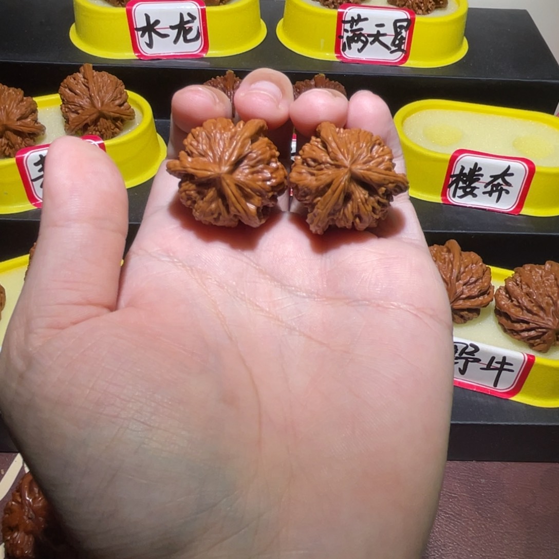 吊坠文玩核桃暴***豆四座楼三棱