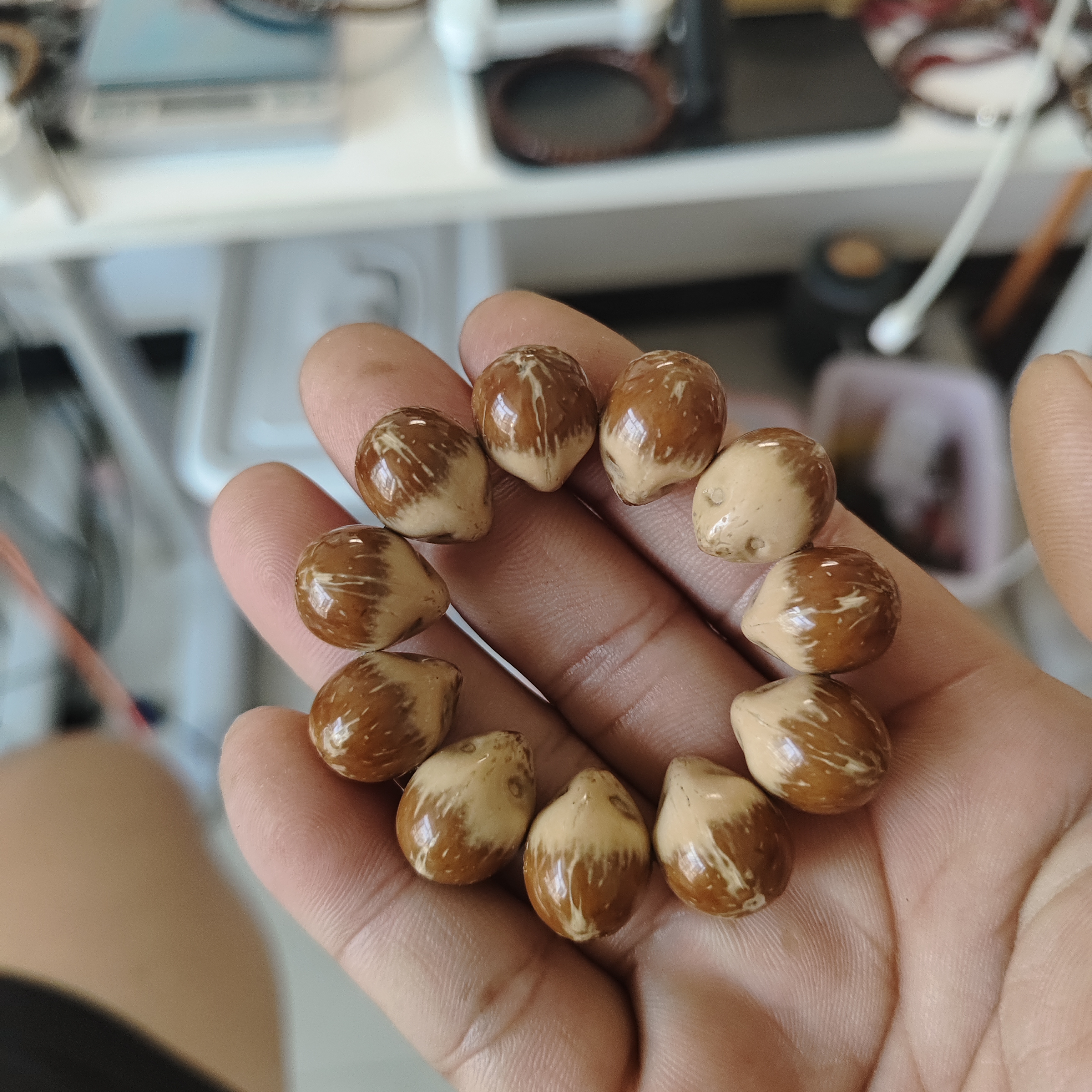 紫金鼠光滑花皮小手捻