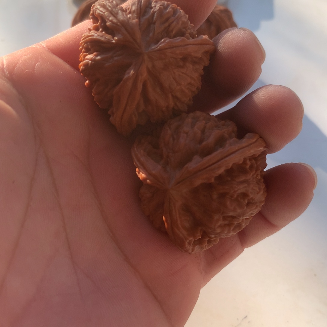 鸿***头文玩核桃吊坠三棱