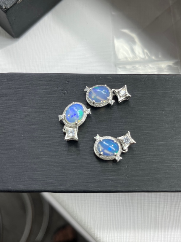 欧泊纯银S925镶嵌铃铛银色蓝色日韩烧蓝欧若风镶嵌锁骨吊坠