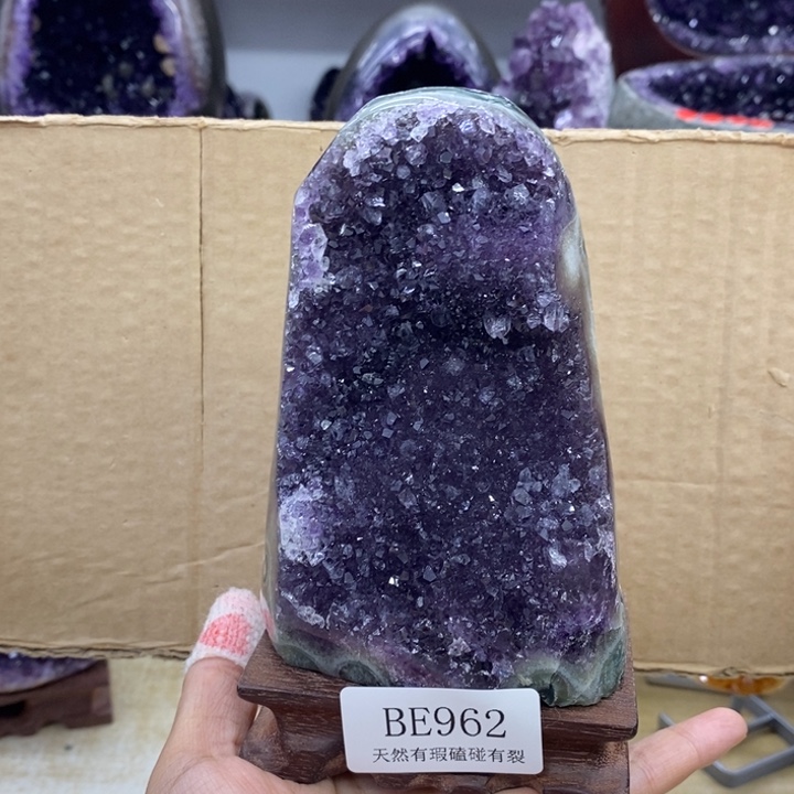 未镶嵌水晶大型摆件（非配饰）