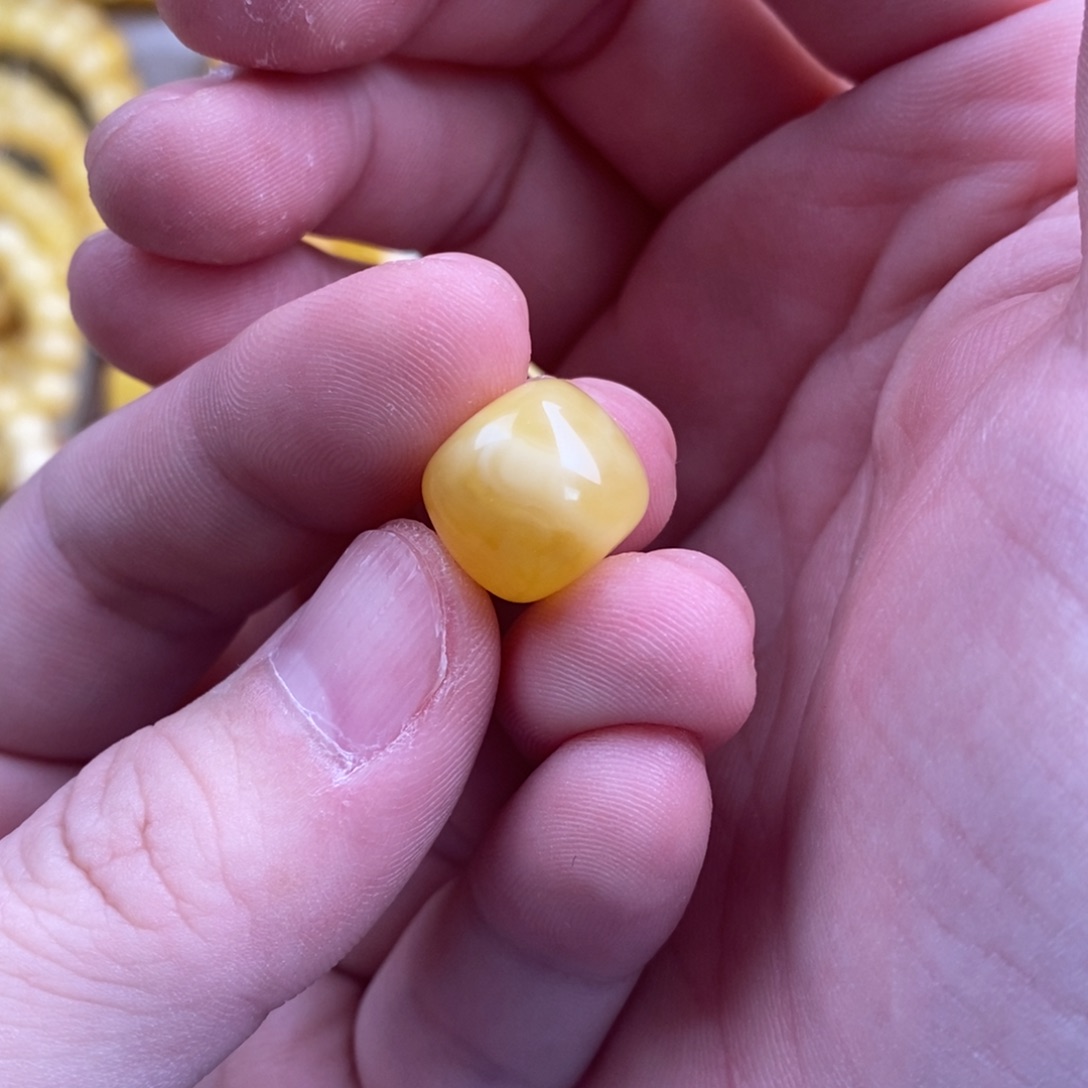 B***u蜜蜡未镶嵌裸石配饰