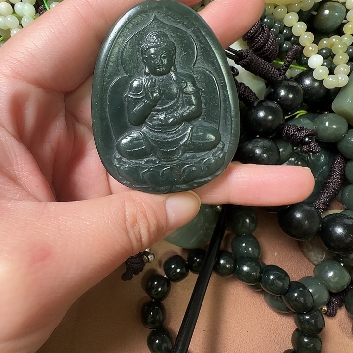 和田玉未镶嵌颈饰