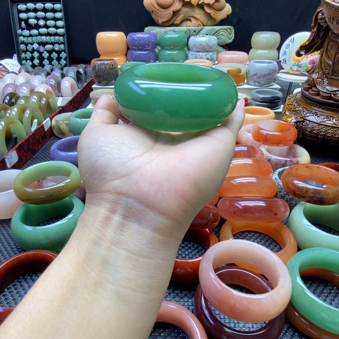 福***）石英质玉未镶嵌手镯