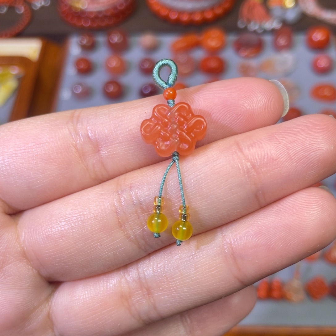 南红玛瑙未镶嵌中国结