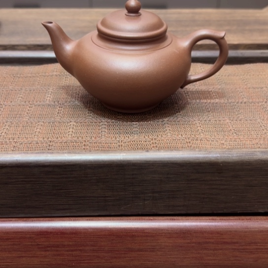 紫砂茶壶黄龙山原矿老紫泥半手工微瑕。