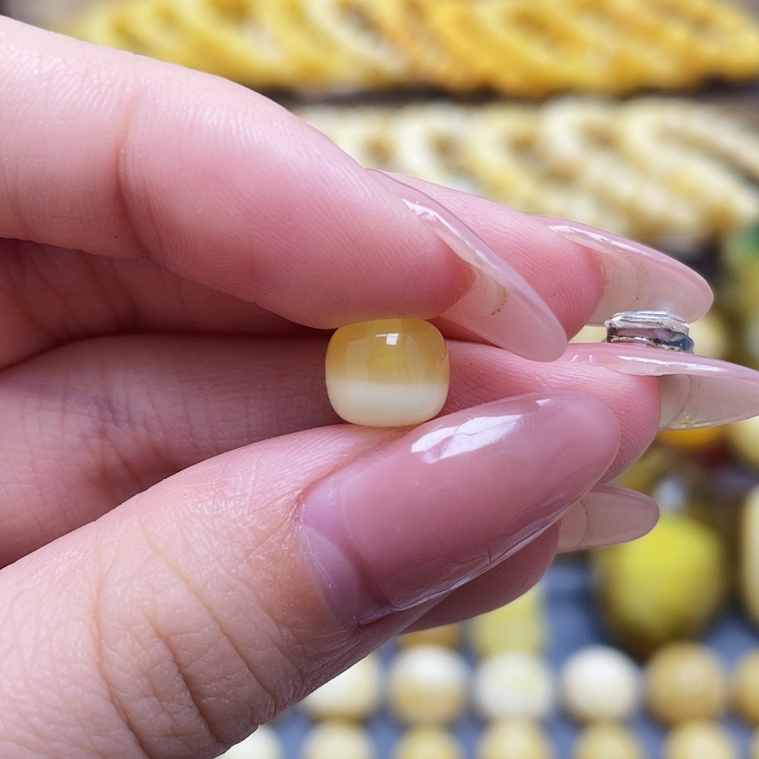 未镶嵌琥珀裸石8.5*7.4mm老型