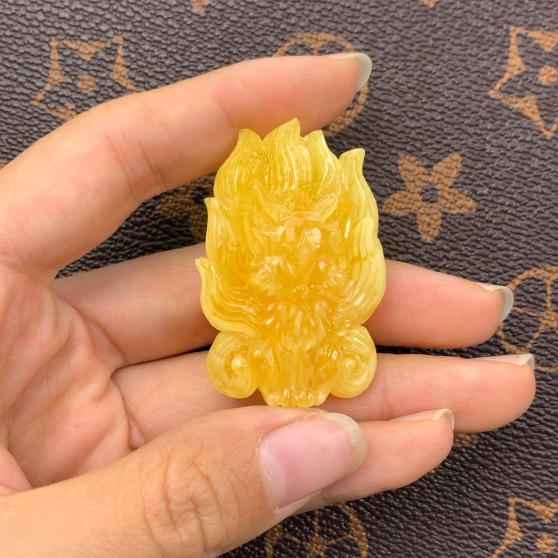 琥珀未镶嵌珠宝奇石