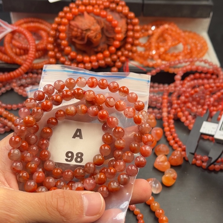 南红玛瑙未镶嵌多样性发货默认微瑕称重7mm