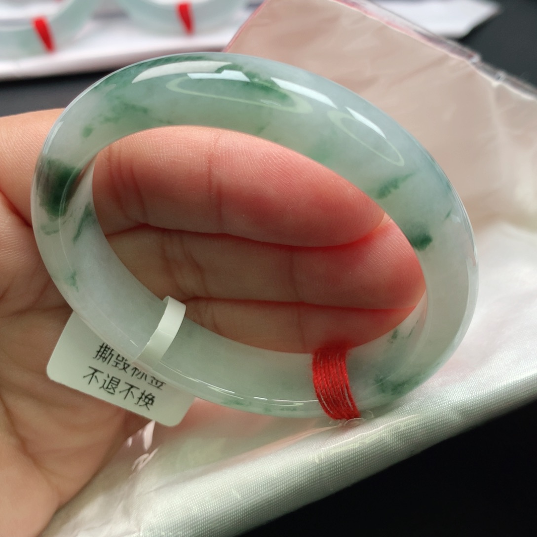 翡翠手镯未镶嵌贵妃50