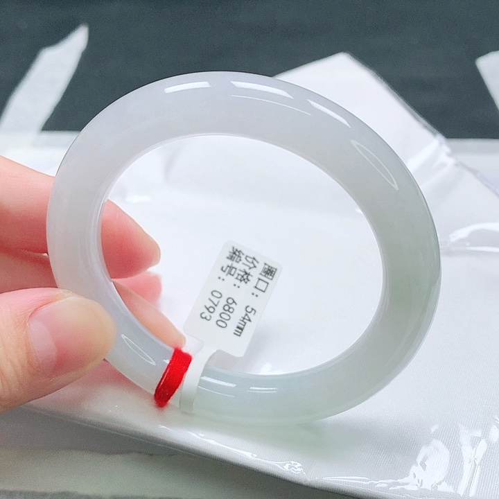 翡翠未镶嵌手镯圆条54