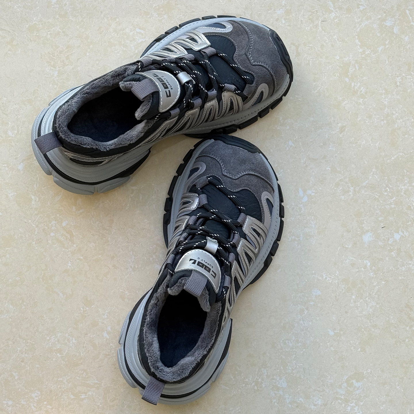 老爹鞋女鞋防水运动鞋防滑时尚女士休闲鞋银色2025冬季新款加绒