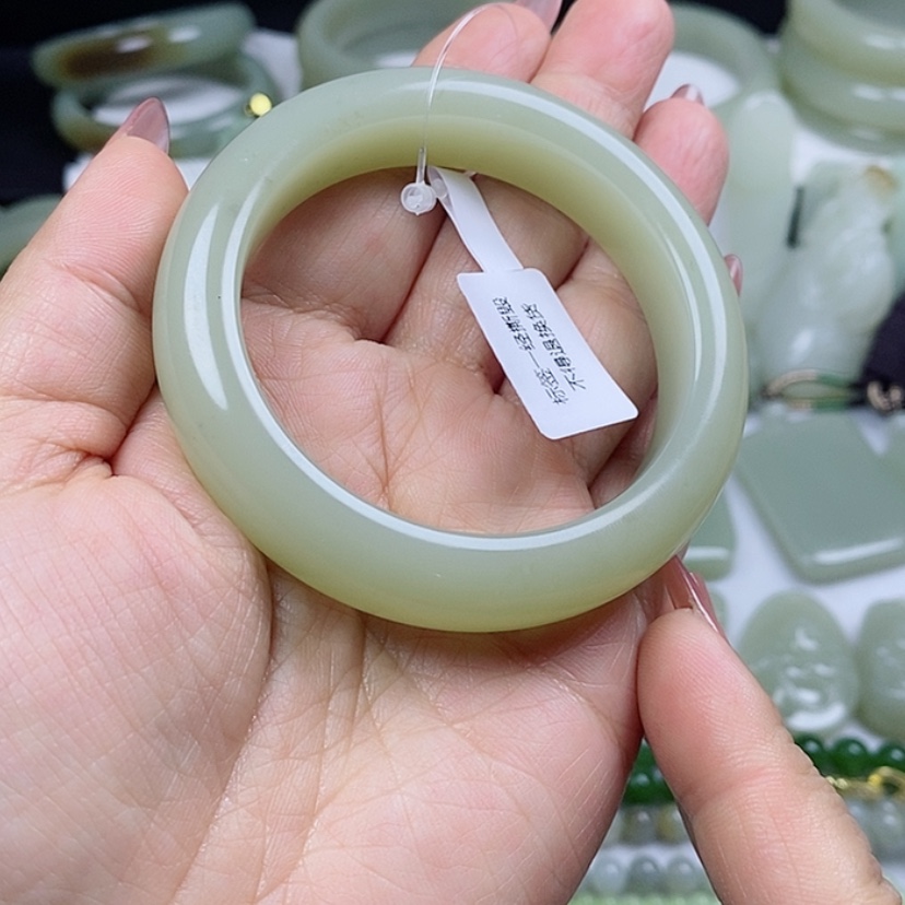 【闪购商品】和田玉手镯未镶嵌吃***我