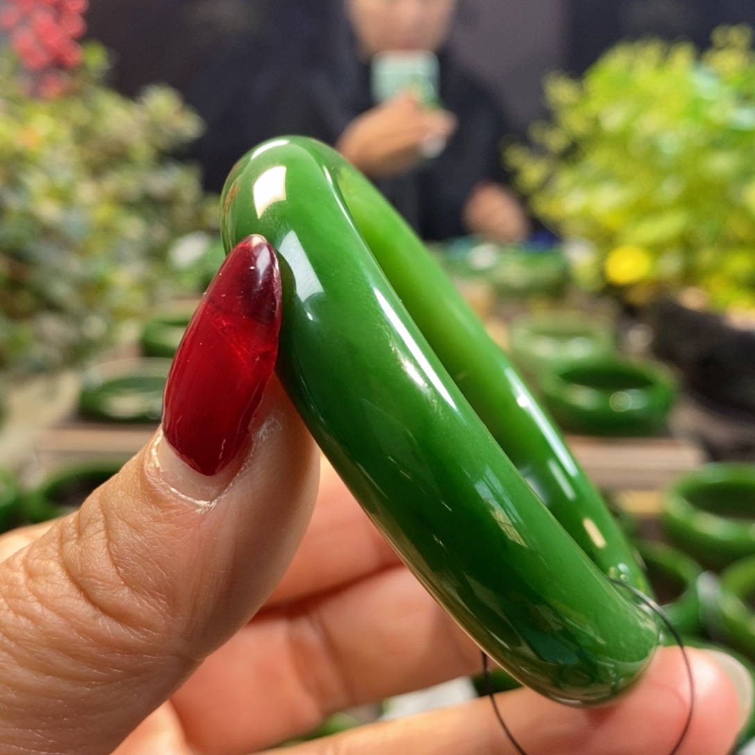 和田玉（碧玉）手镯未镶嵌丫*