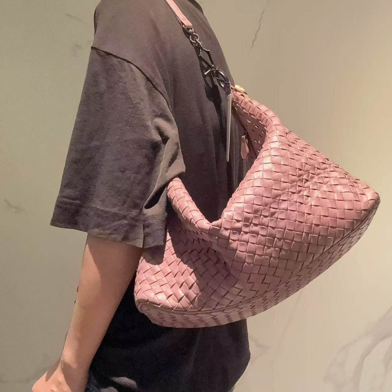 95新 BOTTEGA VENETA/葆蝶家 【蕾】4EW519 香芋紫hobo腋下单肩包