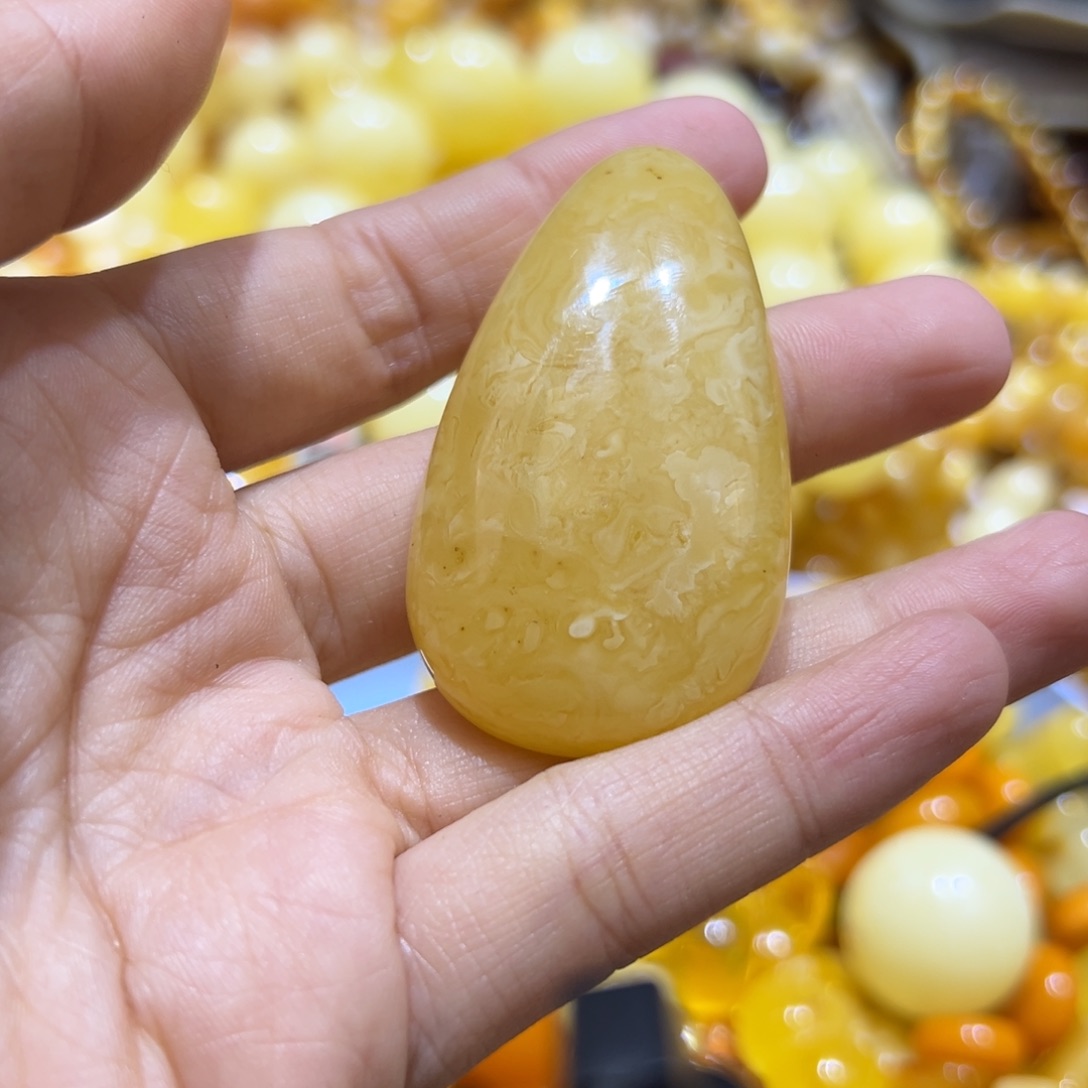 琥珀珠宝奇石未镶嵌
