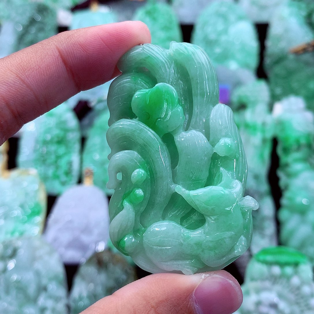 吊坠(不含链)未镶嵌翡翠