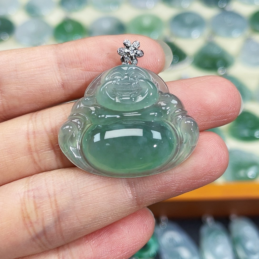 翡翠颈饰18K金镶嵌吊坠