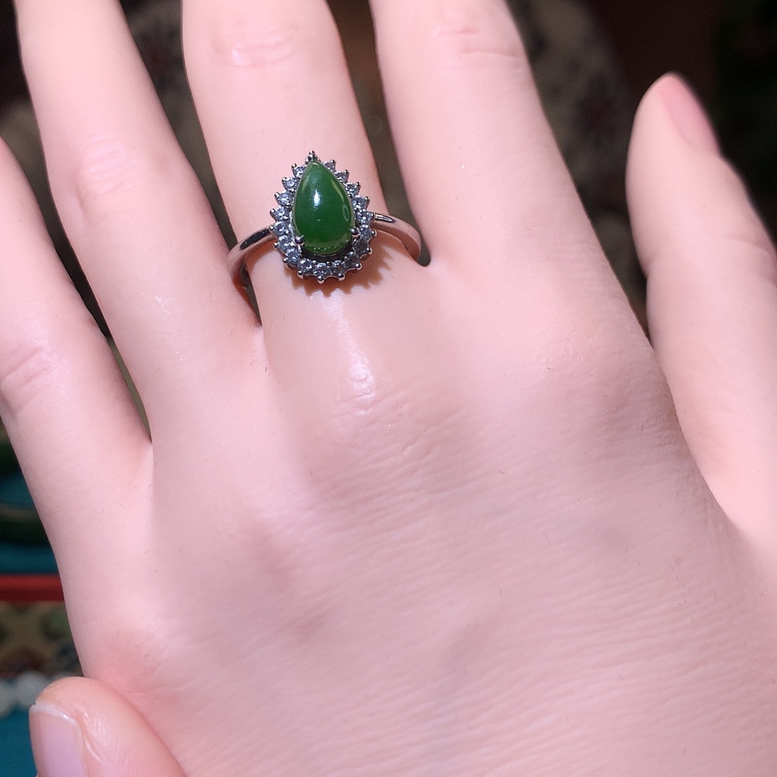 未镶嵌戒指和田玉（碧玉）