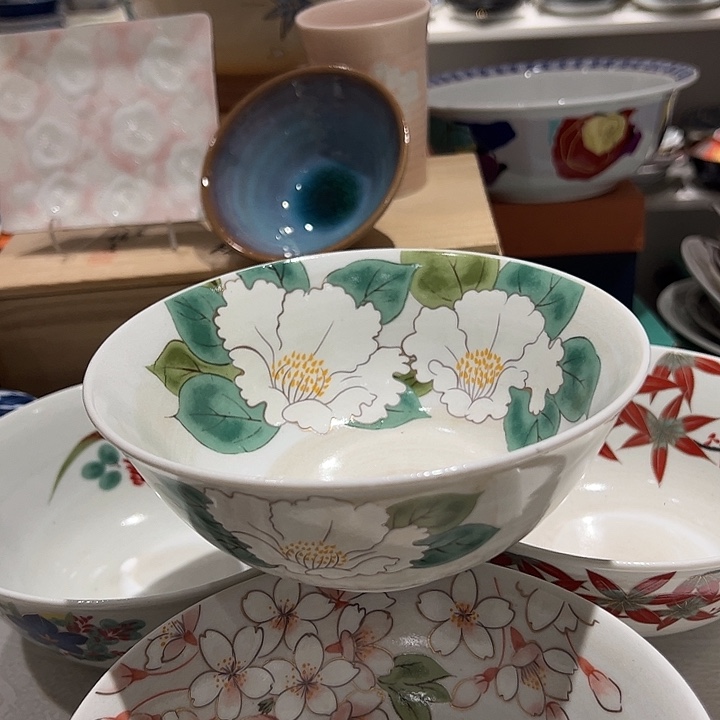 @***常瓷内外绘陶大碗一个白牡丹花