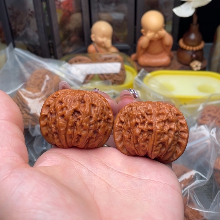 板***脸把件文玩核桃血麒麟43微修