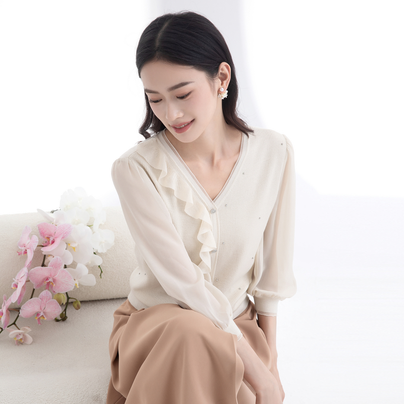 【粉丝专享】BuouBuou优雅木耳边美丽诺羊毛烫钻针织衫BJ3A901