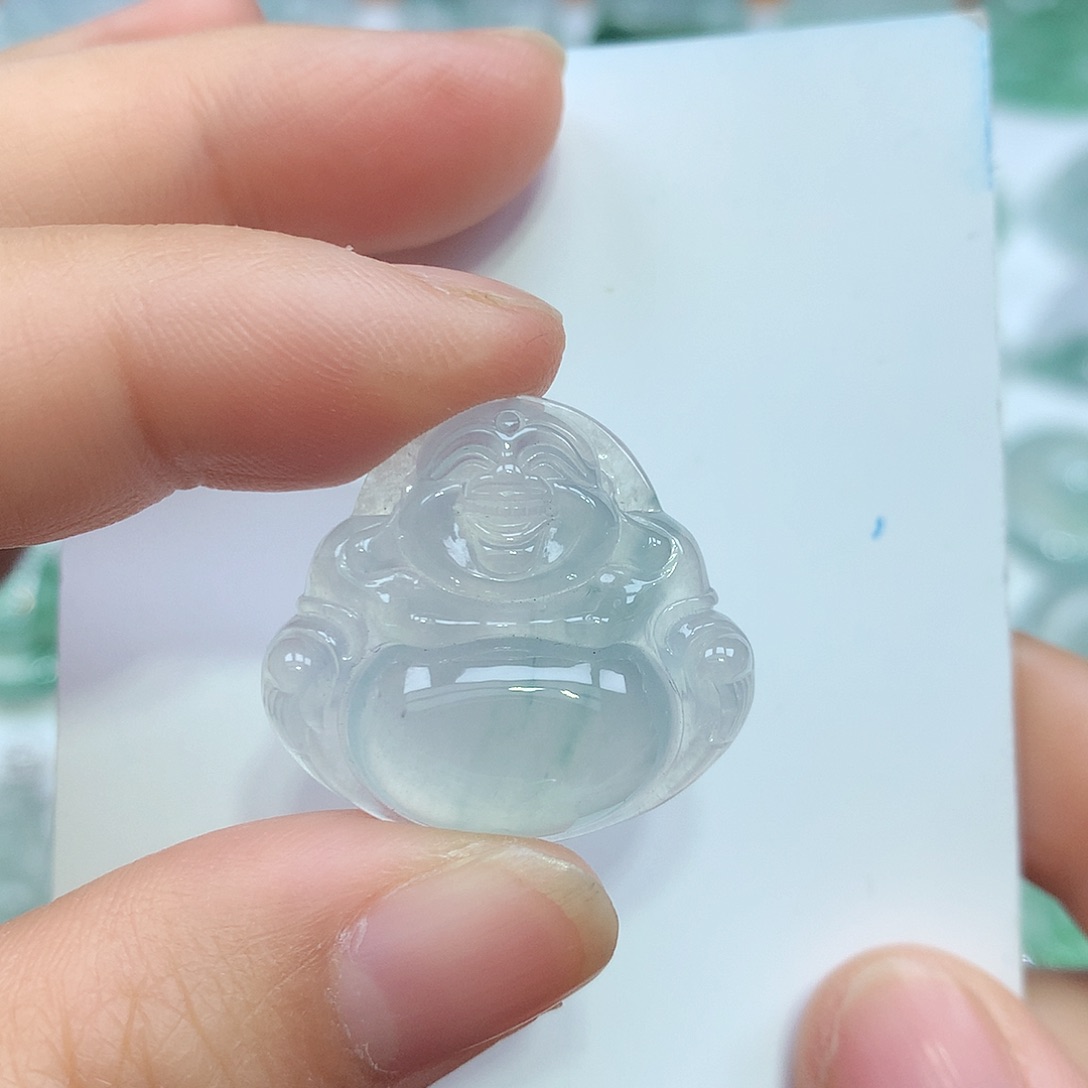 翡翠颈饰未镶嵌佛