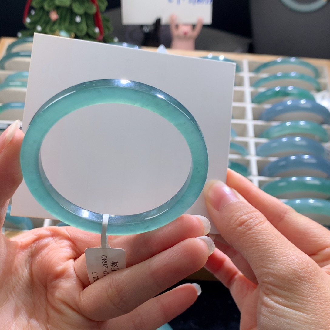 翡翠未镶嵌手镯天青色方条