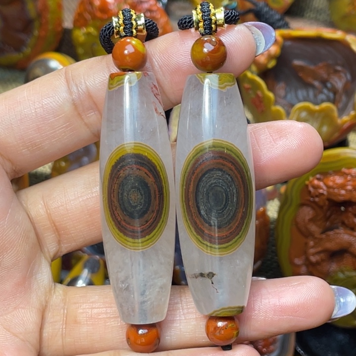 玛瑙/玉髓未镶嵌珠宝奇石收藏经典段天眼天珠18,000米