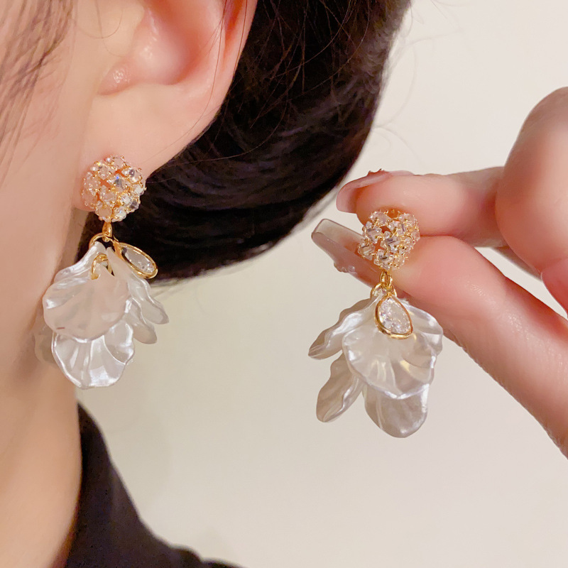 铜合金锆石耳饰 时尚新款爆款A41白色花瓣流苏百搭甜美温柔耳坠女