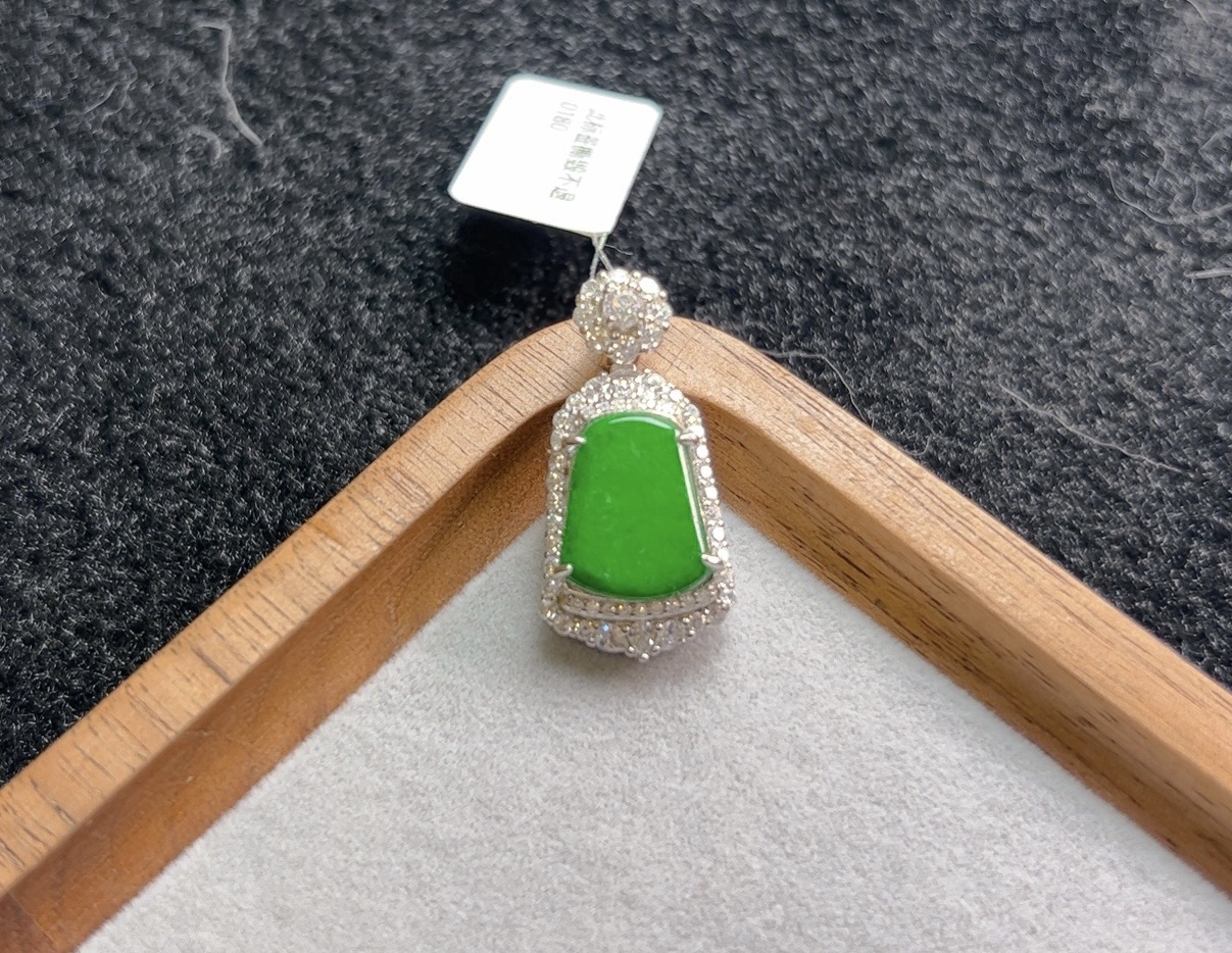 纯天然A货缅甸翡翠无事牌吊坠180