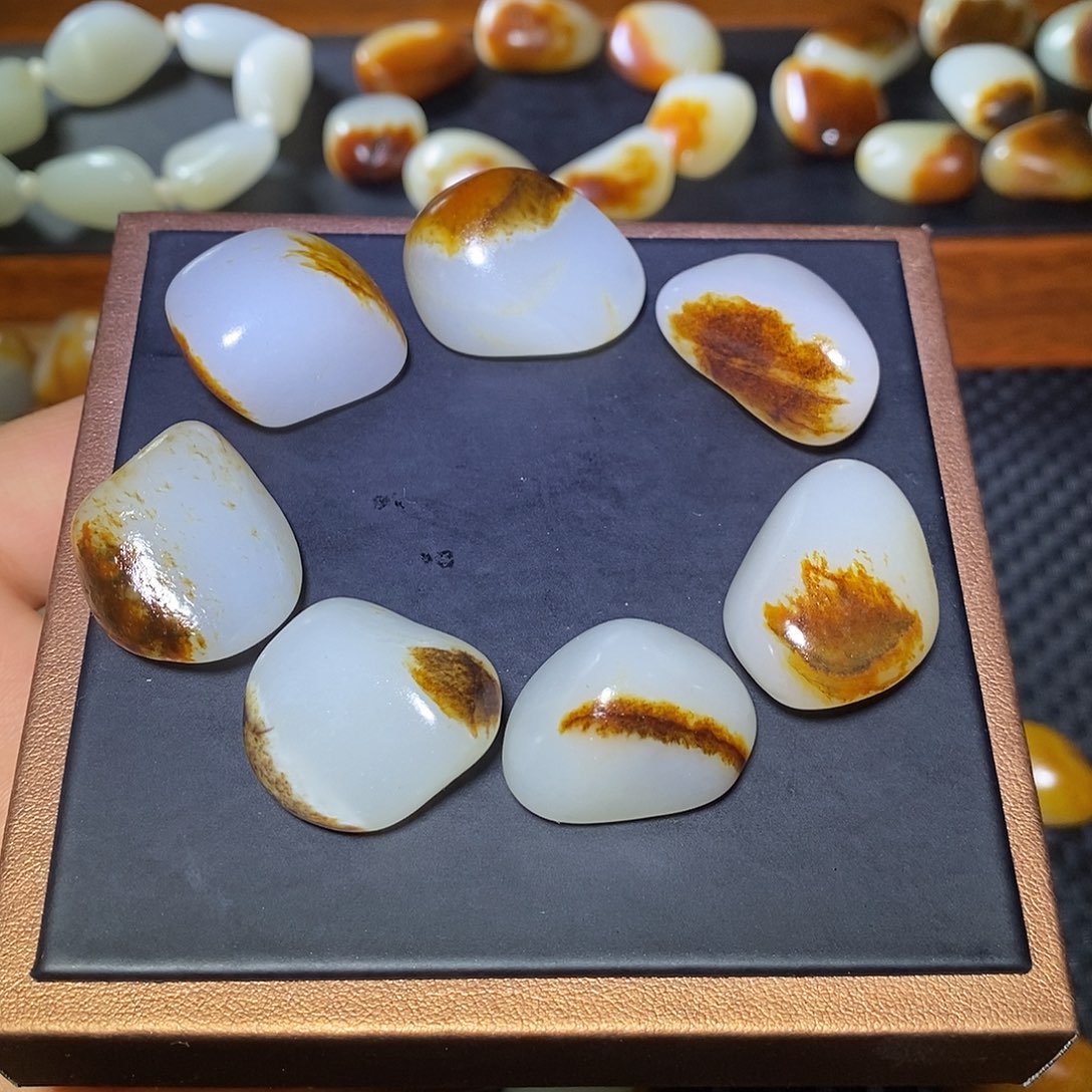 和田玉未镶嵌手串