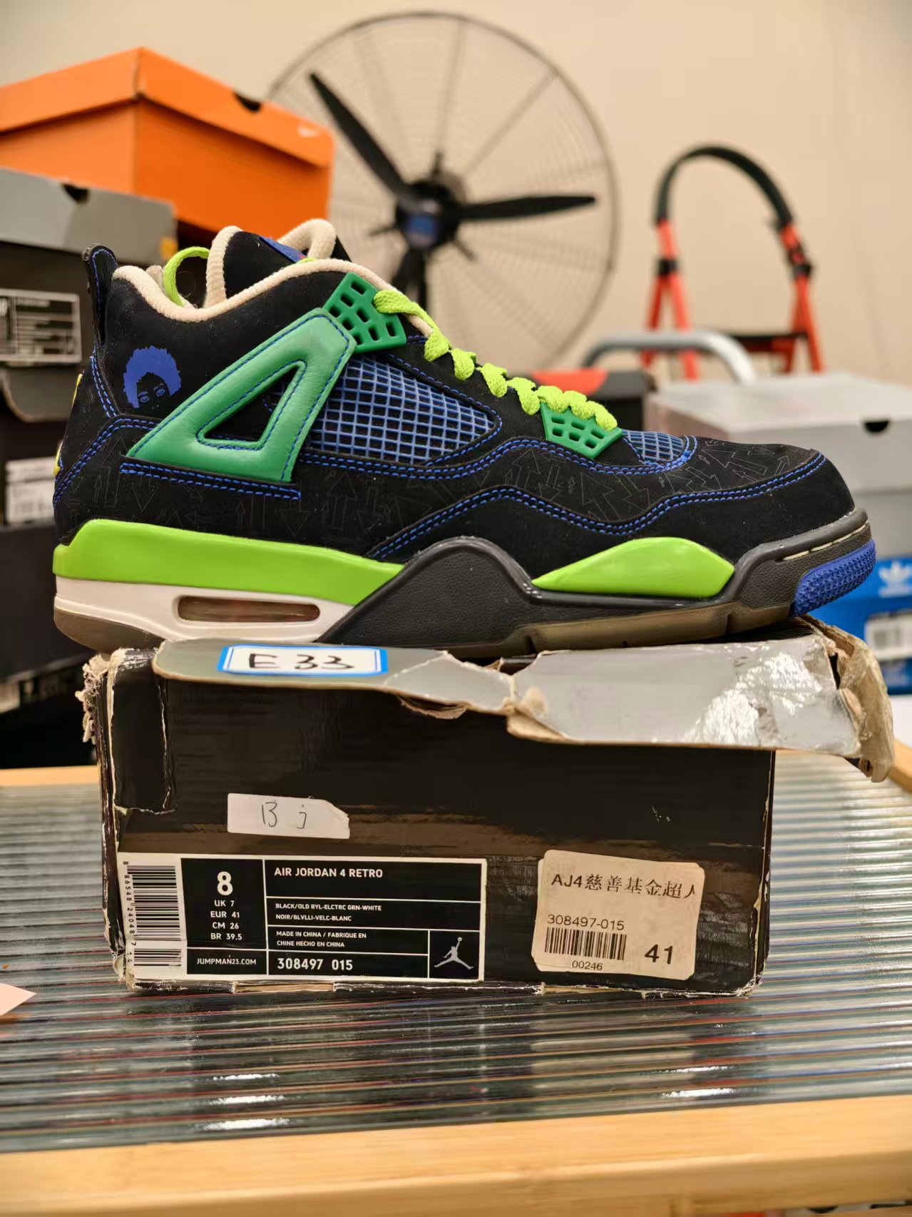 nike aj4慈善基金超人 全新原盒 41码 11月6 孙