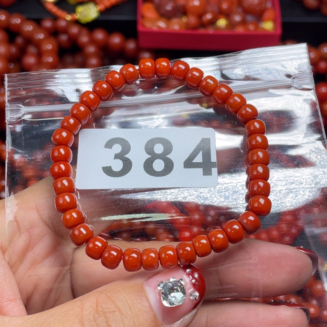 南红玛瑙手串未镶嵌一****?