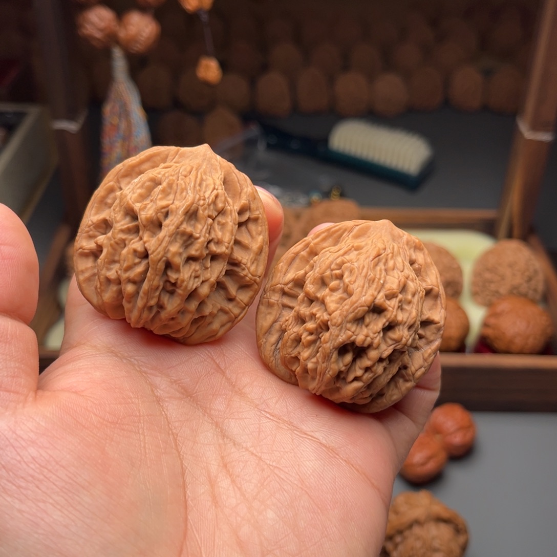 下***雪文玩核桃吊坠43尺麦穗虎头