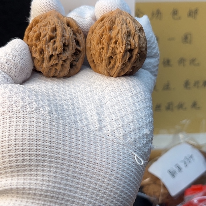 文玩核桃吊坠604虎头