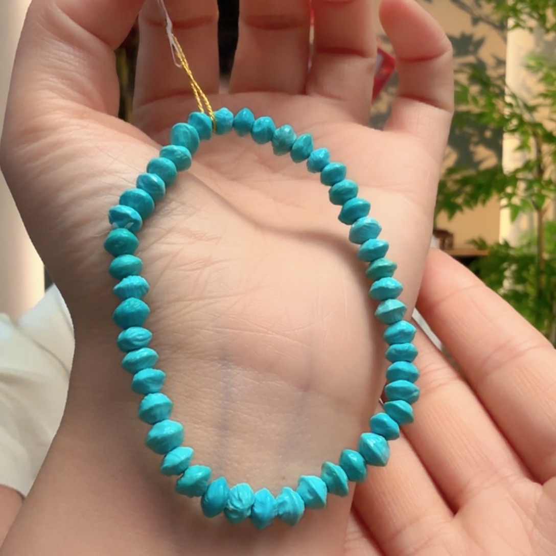 绿松石未镶嵌颈饰