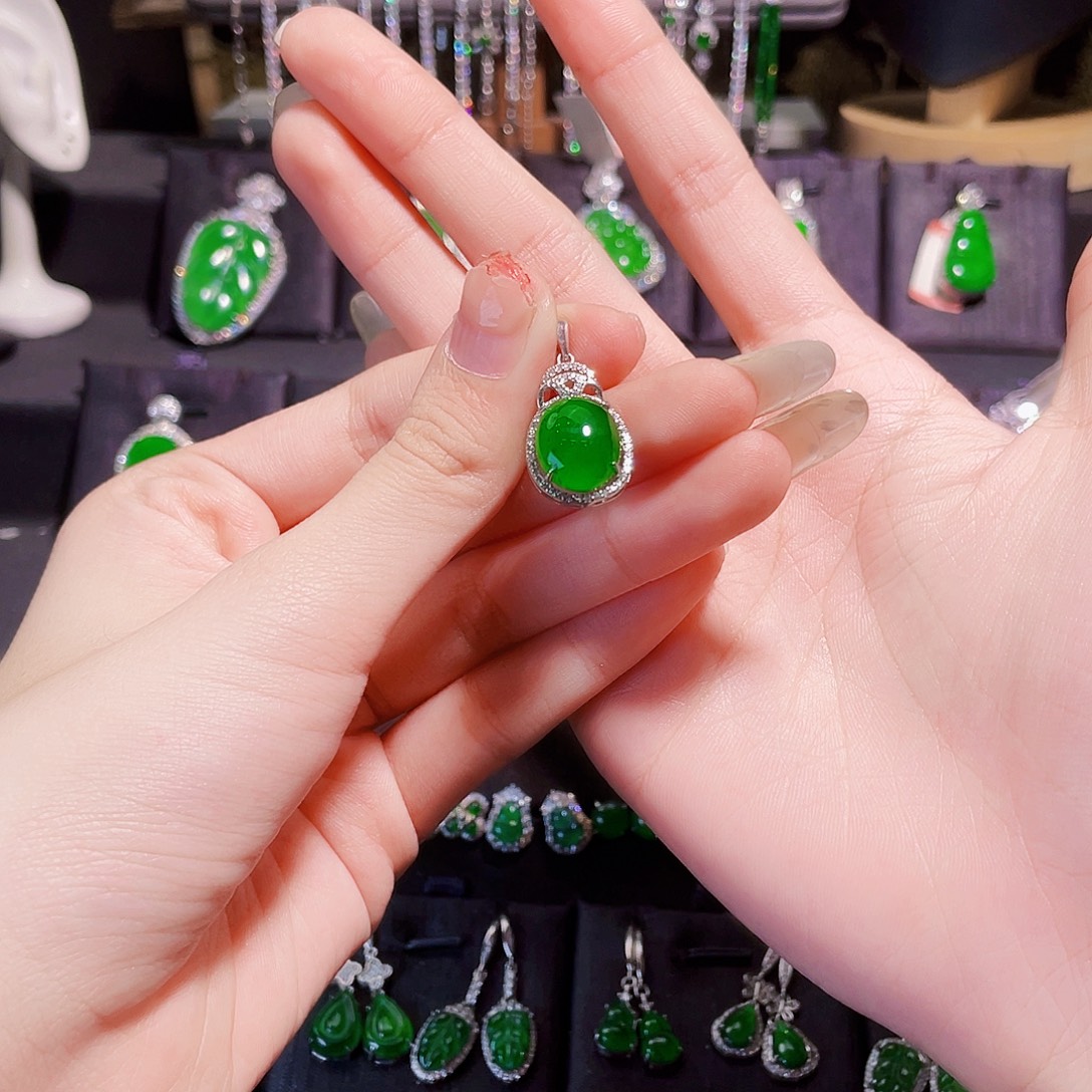 野***0翡翠银S925镶嵌颈饰蛋面