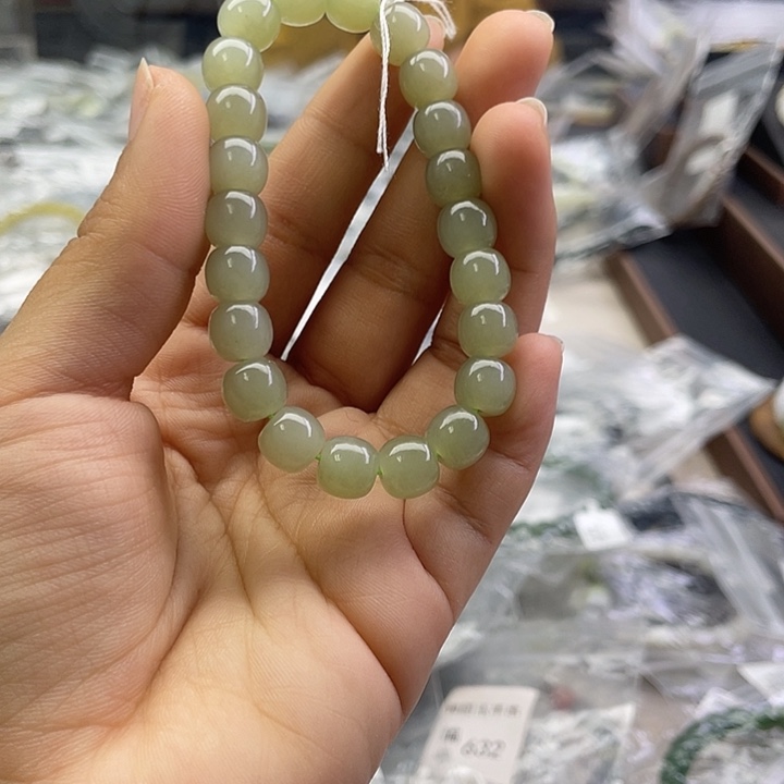 和田玉未镶嵌手串