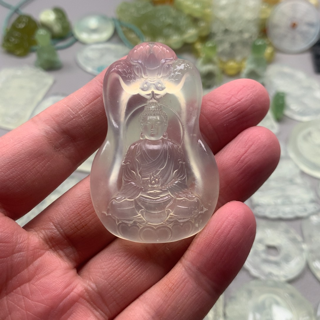 蛇纹石玉颈饰未镶嵌