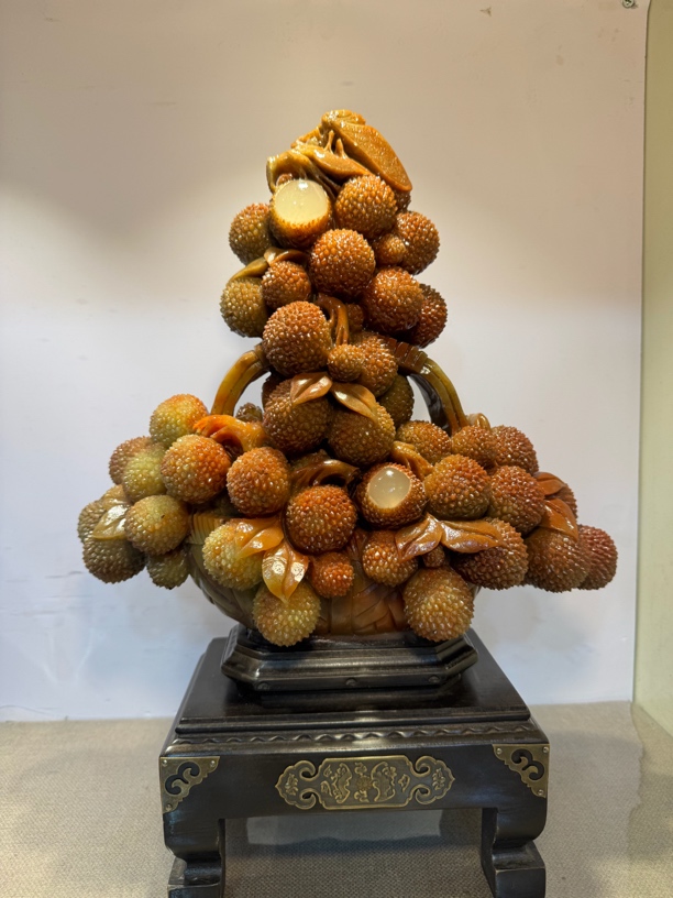 精品石雕荔枝摆件