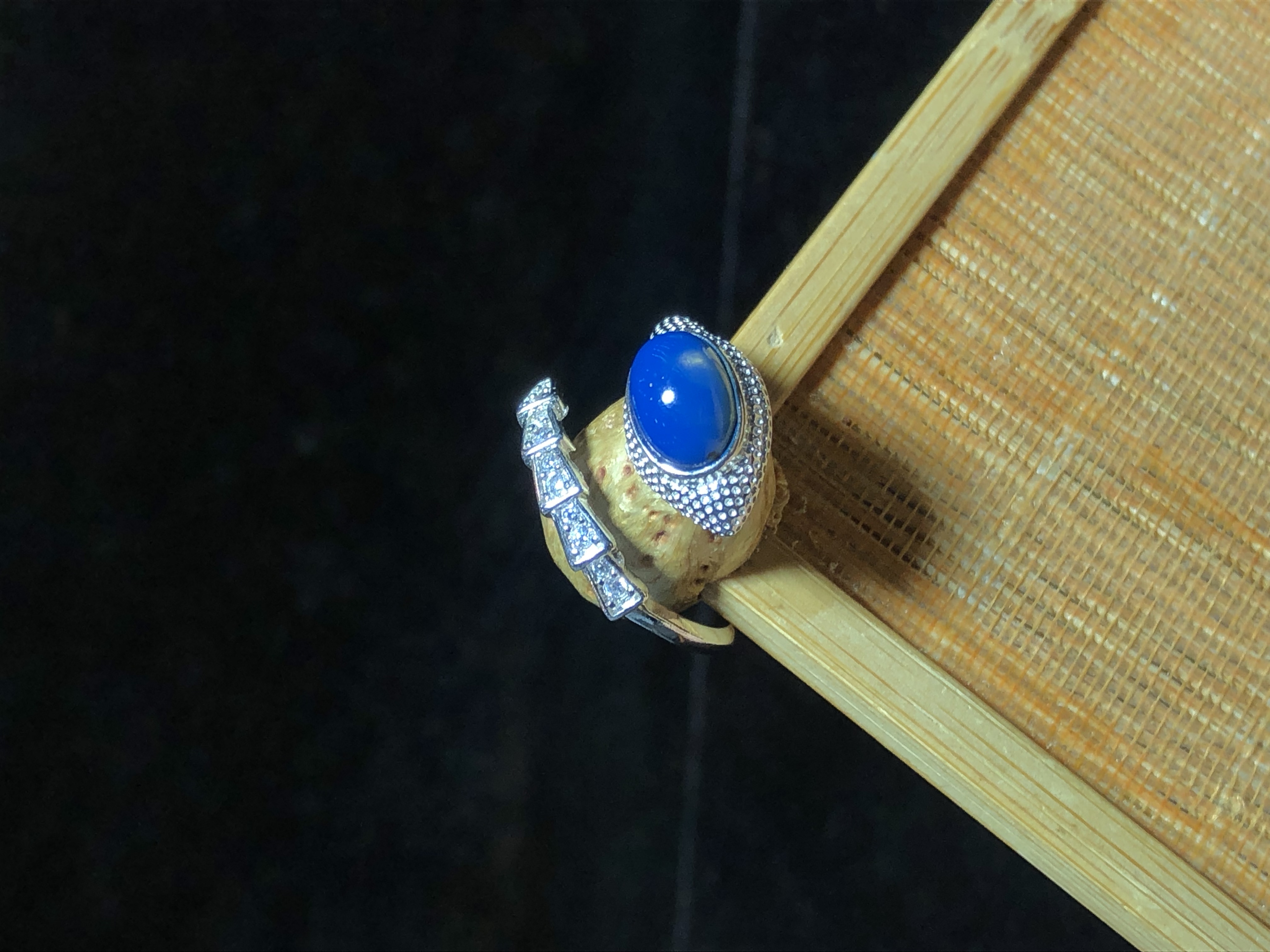 多米尼加蓝珀蛇戒灵动设计款蛋面皇家蓝净水品质气质银戒蜜蜡单珠