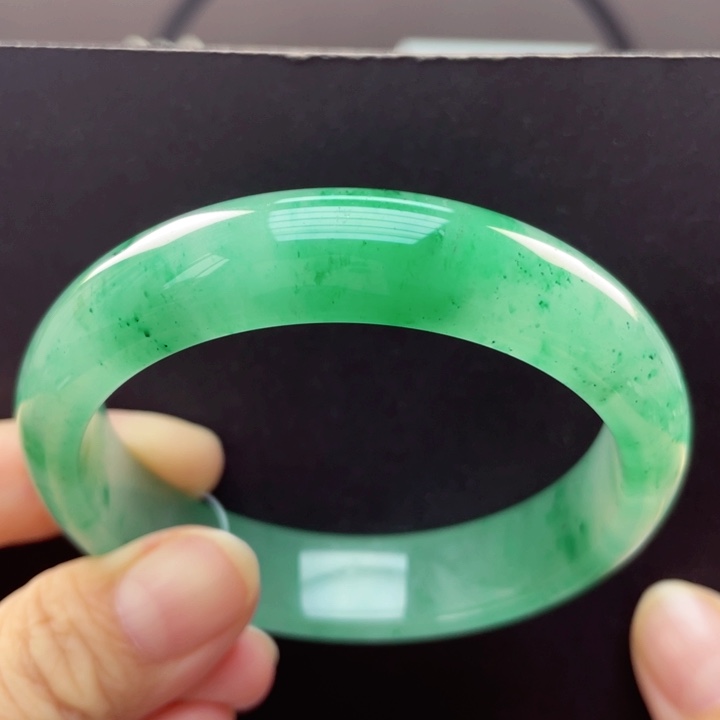 老***妞石英质玉未镶嵌手镯55 －56