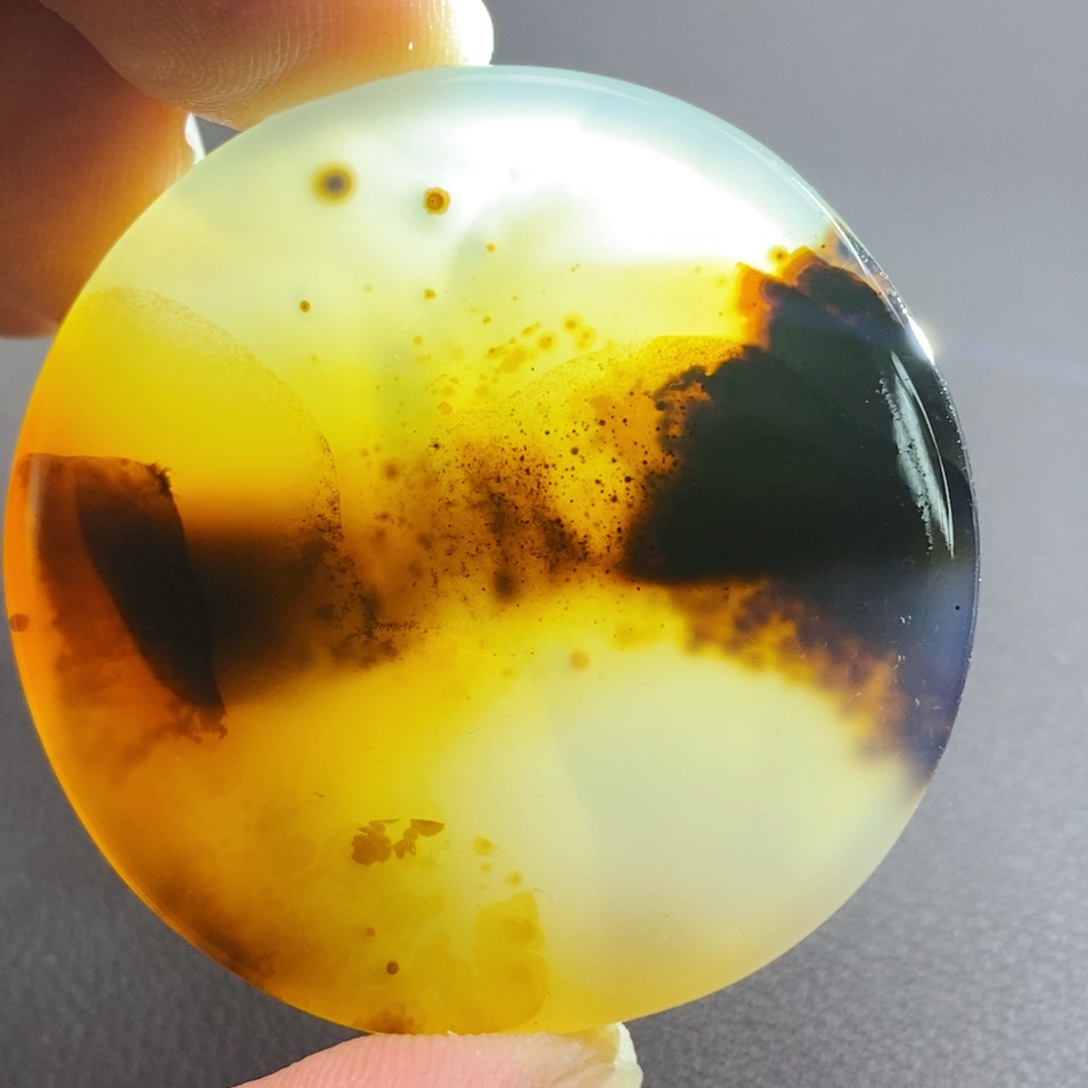 顺***人玛瑙/玉髓未镶嵌颈饰