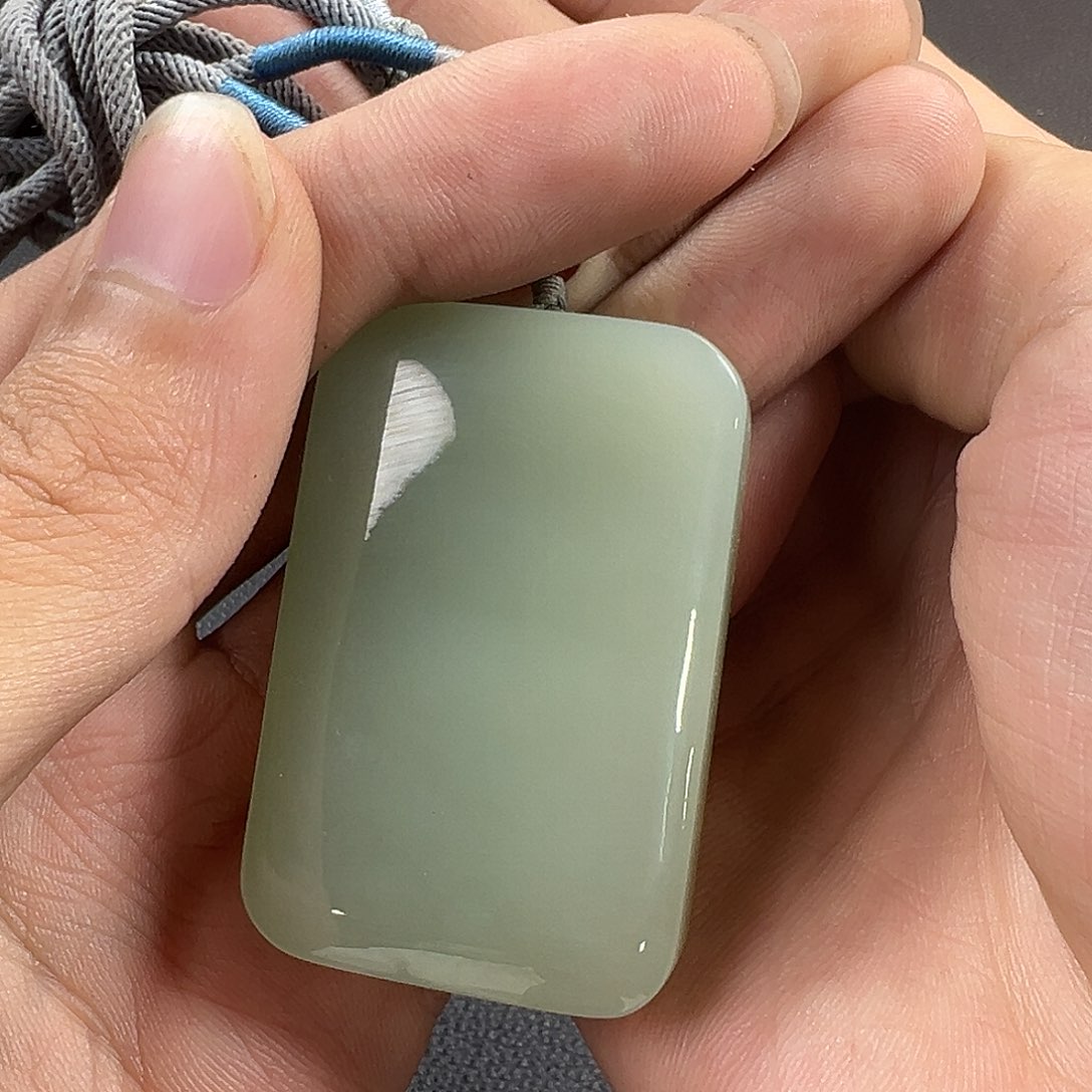 颈饰未镶嵌和田玉（糖玉）