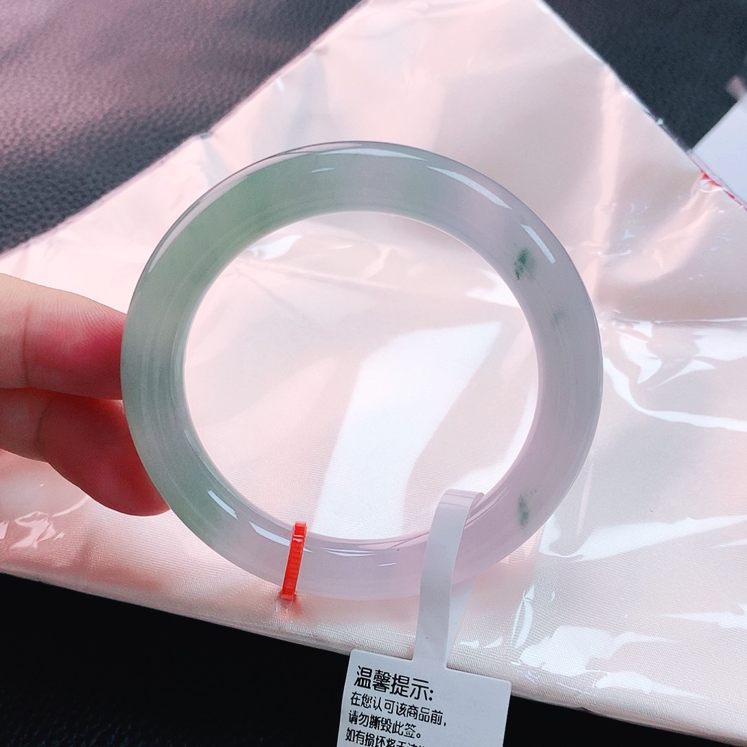 翡翠手镯未镶嵌51圈